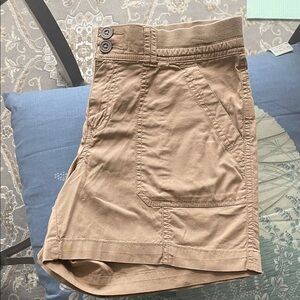 ALPINE DESIGN (Size 6) Women's Shorts in Tan